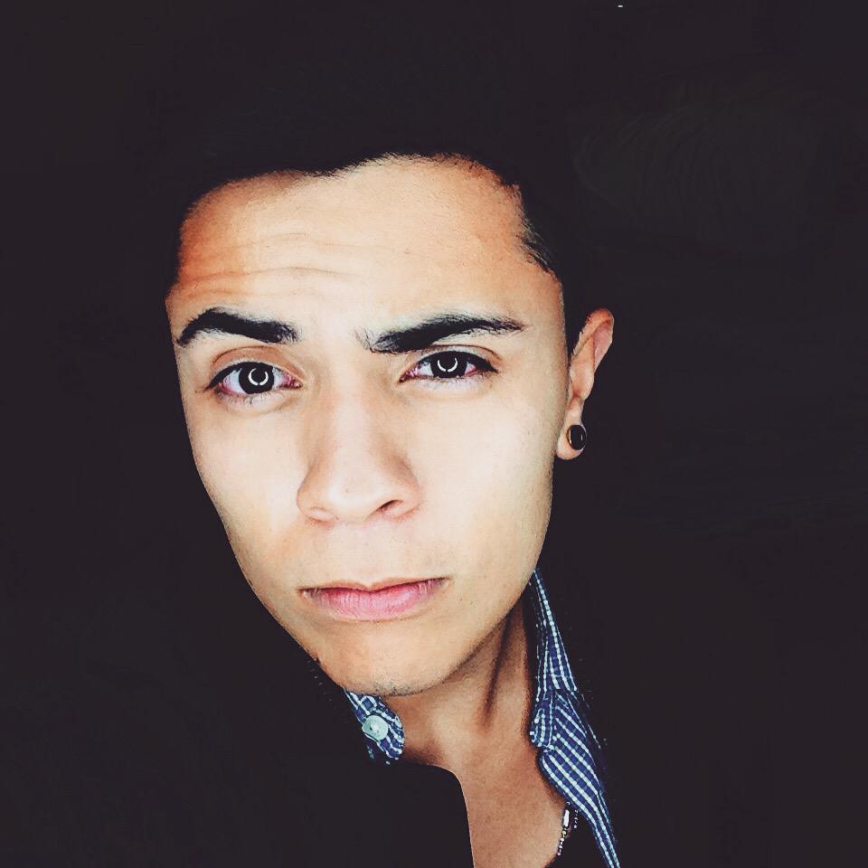 MauHCorona's tweet photo. Yo me le acerque y fijo la mire 😏https://t.co/ANQjFYtgiO http://t.co/L36ROgafzD