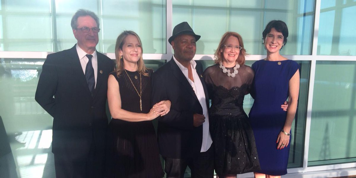 AIGAdesign's tweet image. Here's a special advance snap of our five 2015 #AIGAdesign Medalists &amp;amp; their loved ones. Congrats! #AIGAgala