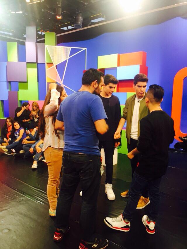 GemeliersMusic's tweet photo. Gracias al equipo de @FCBengZengOf #Mexico @Televisa por el recibimiento de hoy. ¡Nos vemos pronto! http://t.co/O16wf9u5IH