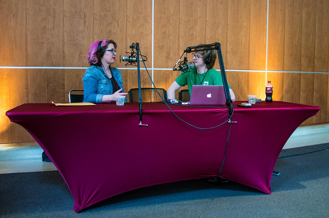 ClarkBuckner's tweet photo. Thx!! “@ethanbeute: @SoniaSimone sharing insights with @ClarkBuckner | #Podcasting #Authority2015 @AuthorityEvent http://t.co/pOiSk7HCh8”