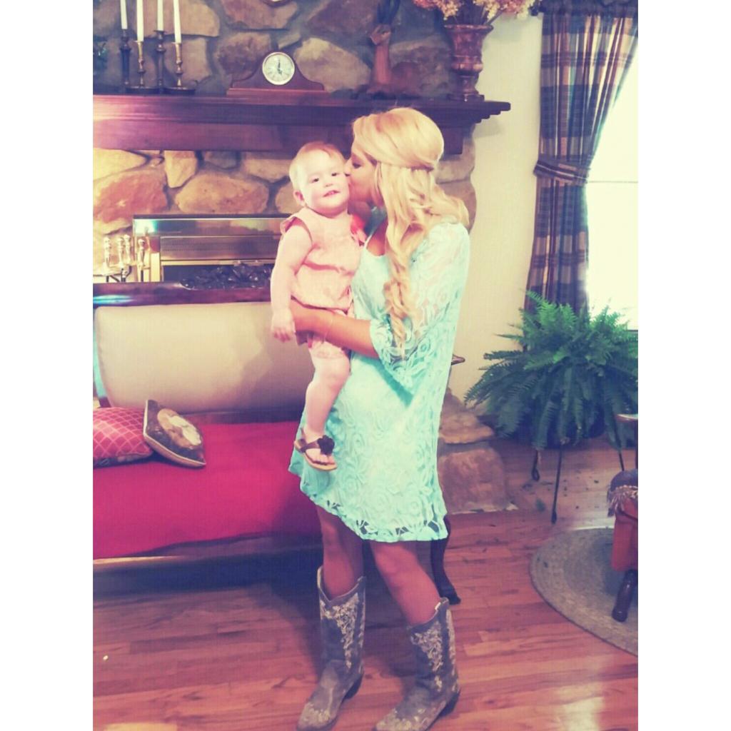 Lbrooke08's tweet photo. Happy Mother's day 💌 http://t.co/MlVttREmcg