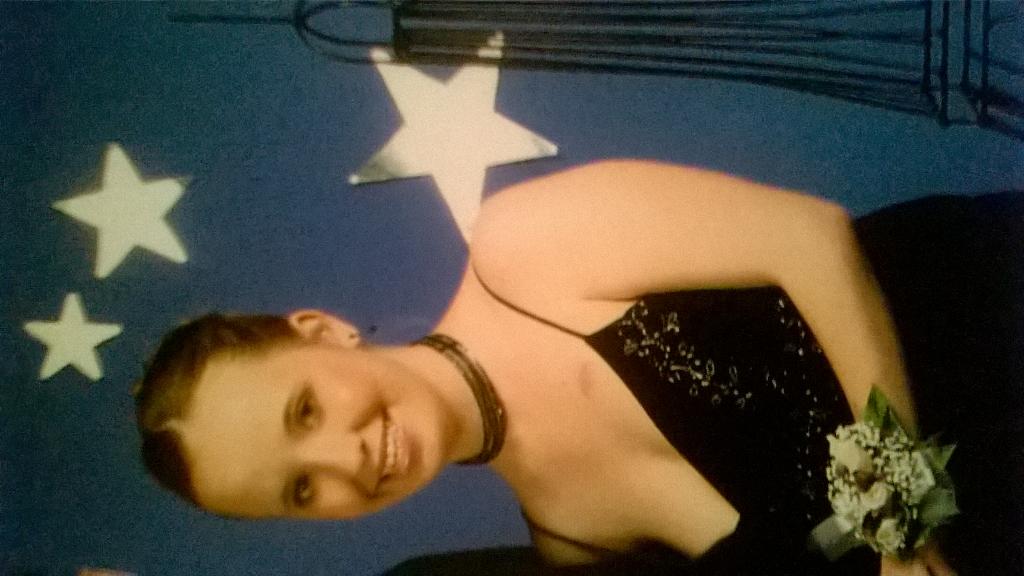 ang3lface87's tweet photo. #tbt #prom2005 #10yearsago #so longago http://t.co/3sYb9Fw95Y