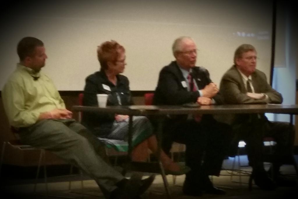 FranNetBill's tweet photo. Local Entrepreneurs giving great advice to our attendees! #entrepreneurevolution #frannet http://t.co/q17Gqm4n04