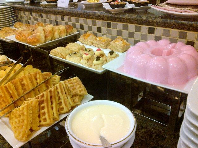 sintyado's tweet photo. Breakfast @Pangeran Hotel *yummy http://t.co/YCbFNoSZOy