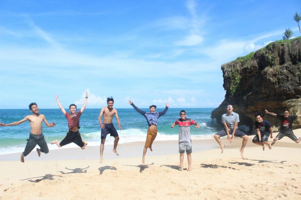 SinAlfaID's tweet photo. We are SINALFA http://t.co/i7nrYUZIW3
