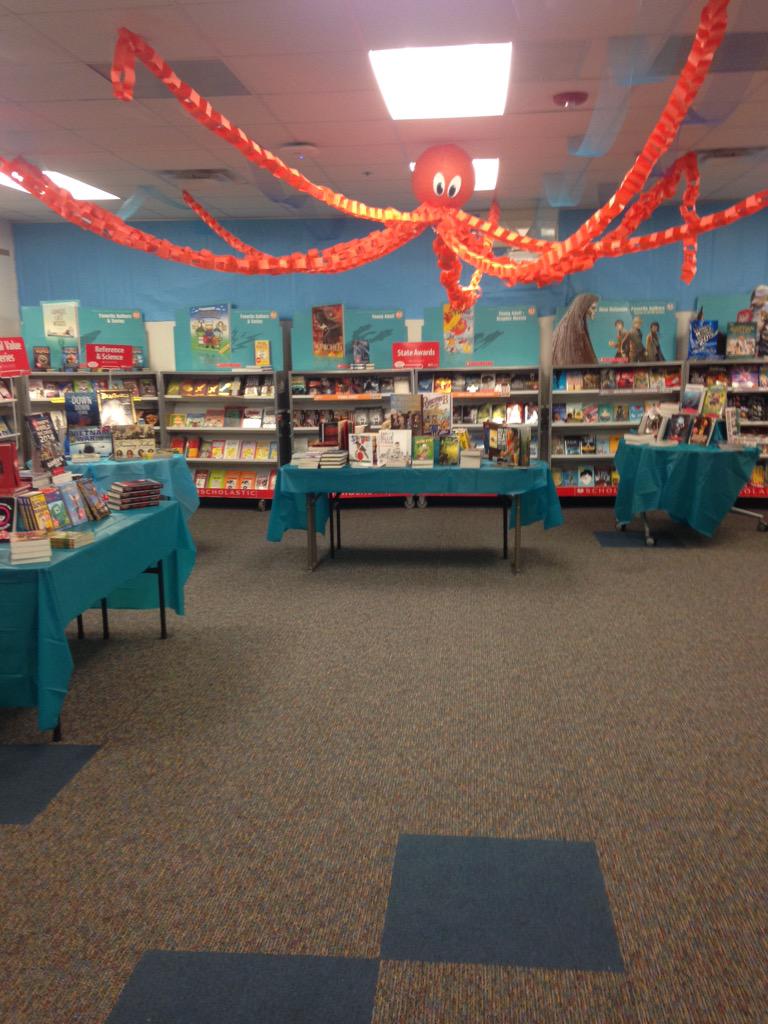 hollymcculler's tweet photo. BMMS book Fair is now open. #dentonchat http://t.co/skMV7Ce4rb