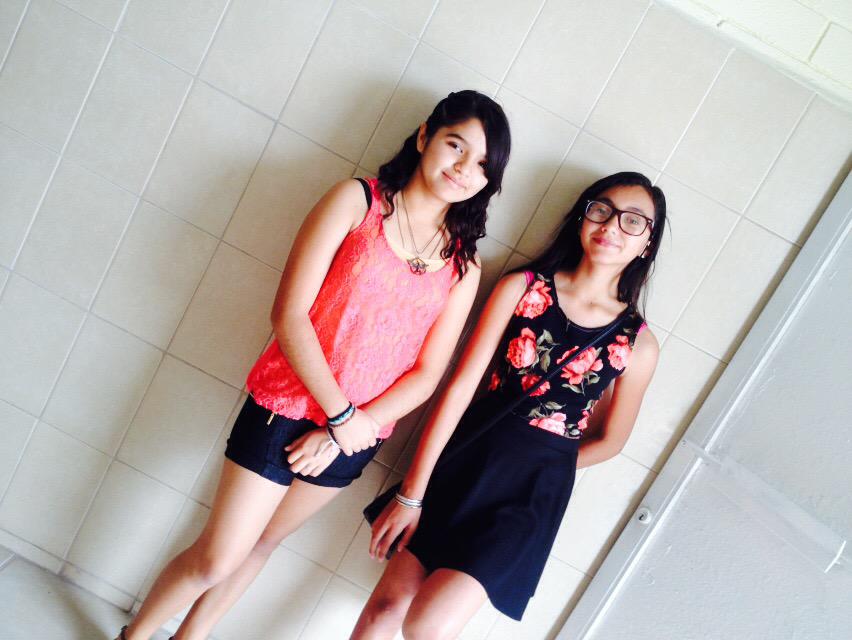 dayra_gonzalez1's tweet photo. Como los amo a estos #bff #alexis #estefania #natalie #ary #carlos #jarob http://t.co/Iyr2BStzXs