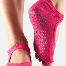 HeartThis's tweet photo. Thinking of trying #barre or #yoga? Get THIS and thank us later! http://t.co/nADdmzZ9bW http://t.co/c8WQJaXw4C