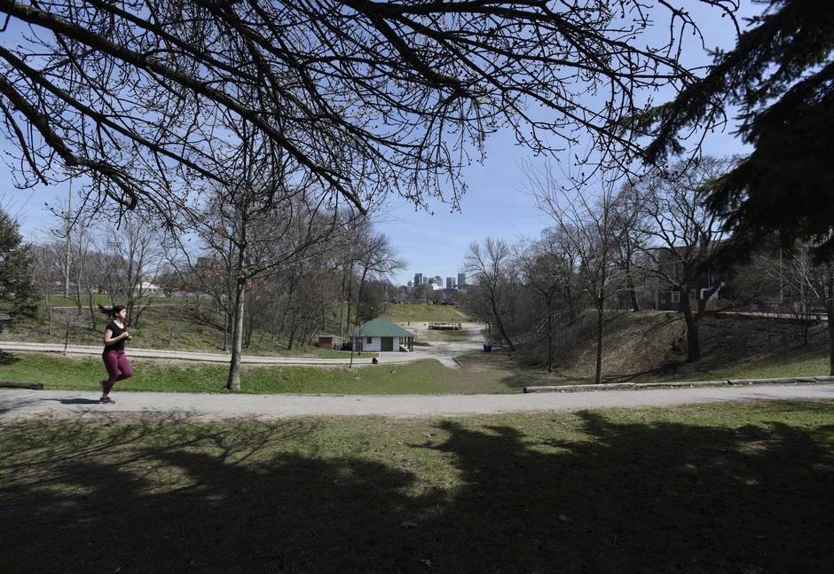 Park_People's tweet photo. "Why Toronto is at the forefront of the landscape architecture movement" http://t.co/t83RHUonwE @alexbozikovic writes http://t.co/dZti5QwCgB
