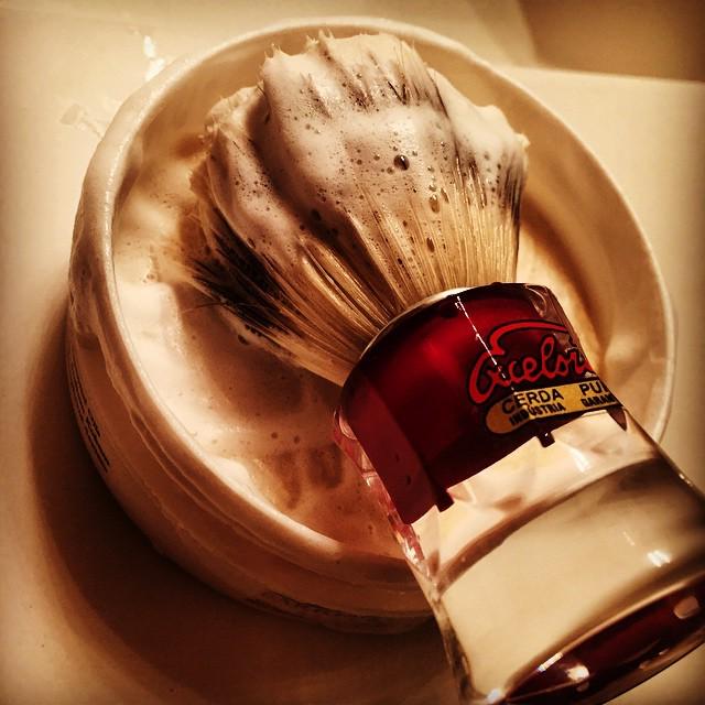 #SOTD <a href="/BarristerMann/">Barrister and Mann</a> Adagio, Semogue 820, D.R. Harris Sandalwood, Vintage Gillette Tech #w… ift.tt/1JiKUwX