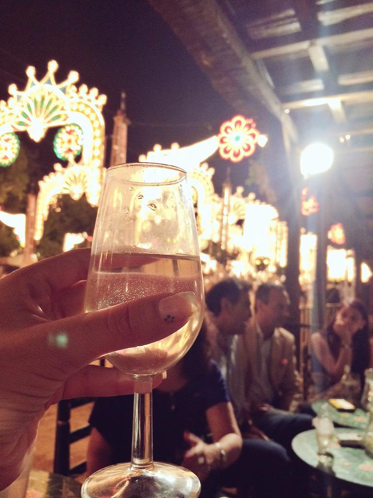 Adelaa09's tweet photo. De feria #FeriaDeJerez #asiSi http://t.co/ZEJTmvqSaj