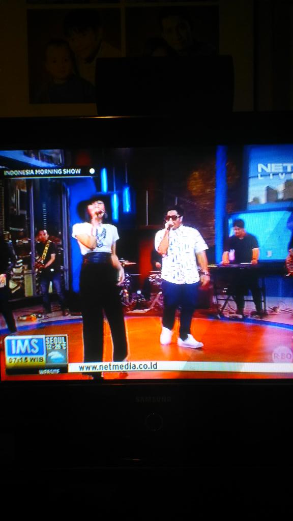 JO_DDD's tweet photo. @bigwillywinarko gua standby depan tv dari jam 5 niihh wakakakak. Niat abisss wakakakakak. Ciiee ciieee http://t.co/gl6jFdU3Yc