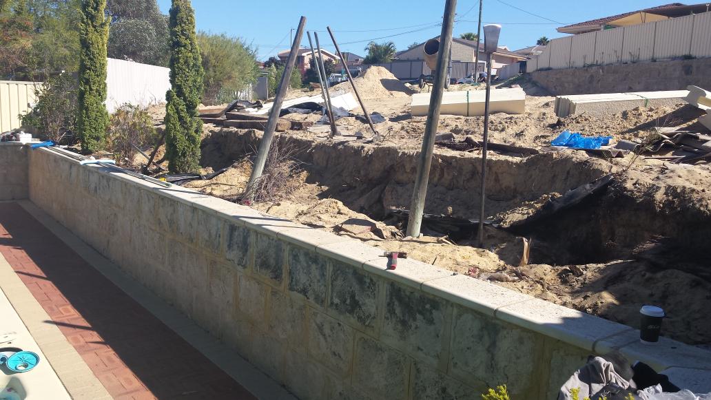 fostersfencing's tweet photo. 900mm high #retaining wall in Beldon #Perth http://t.co/r3d6lZCEjD