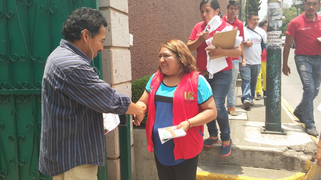 KaryGuillenC's tweet photo. Visitando a nuestros vecinos de Fuentes Brotantes #Atrévete #TlalpanSiPuedeCambiar http://t.co/eihFytXges