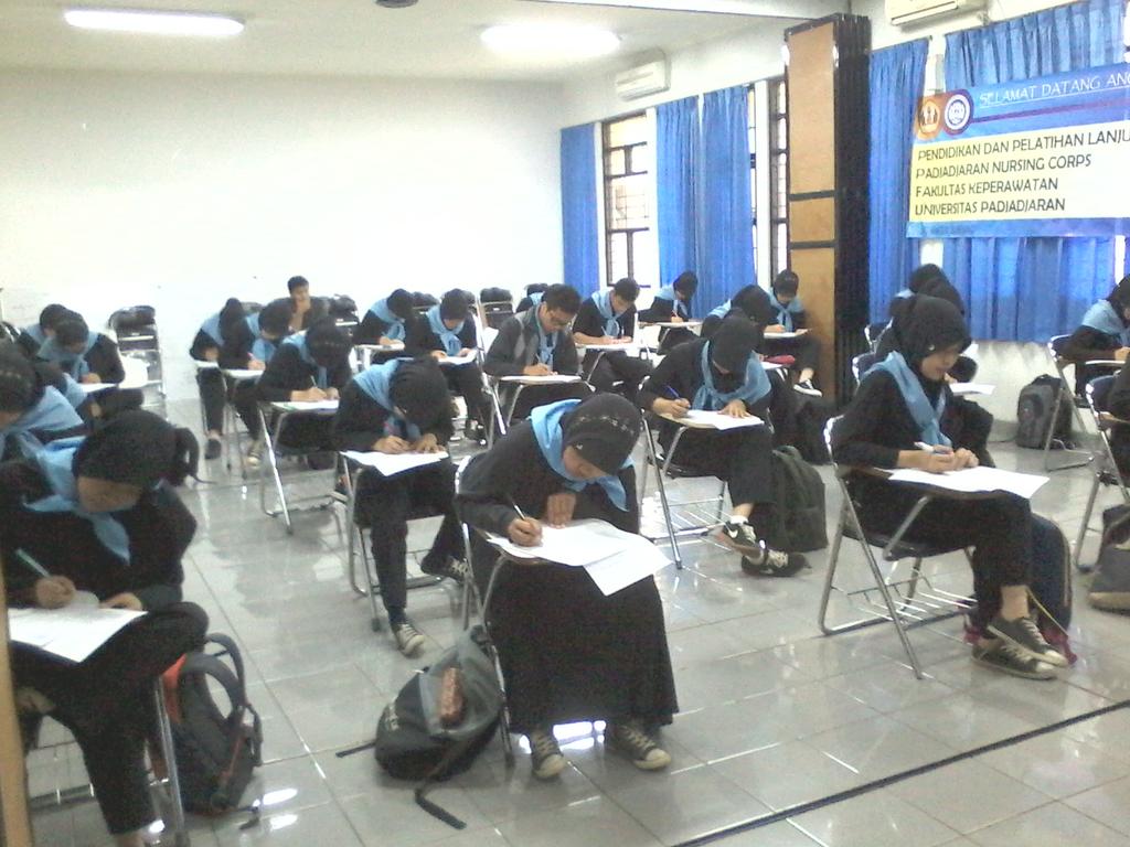 pnc_unpad's tweet photo. Sekarang PNC X lagi ujian tulis. Semangattt semoga dilancarkan http://t.co/0FfcYVGDii