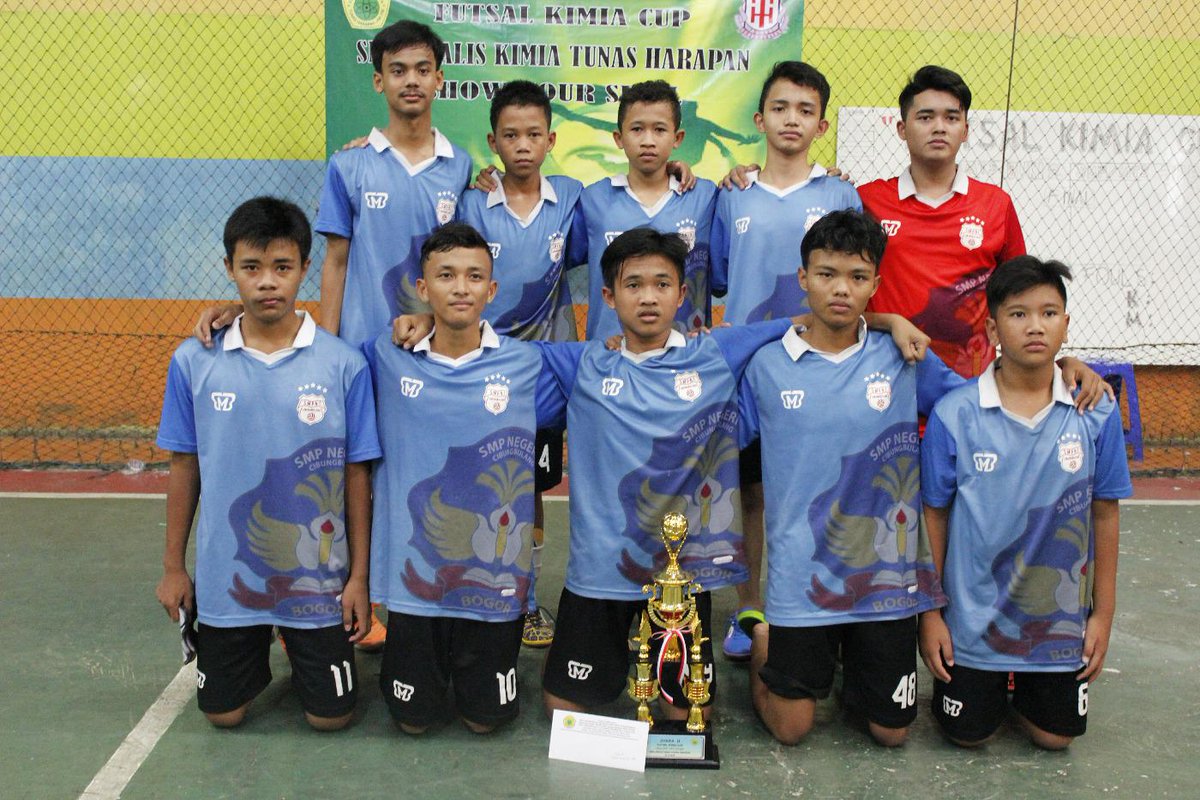 FusakiTH's tweet photo. Selamat buat smp cibung bulang telah juara 2 futsal  kimia cup 2015 http://t.co/Gzd8F4NkBZ