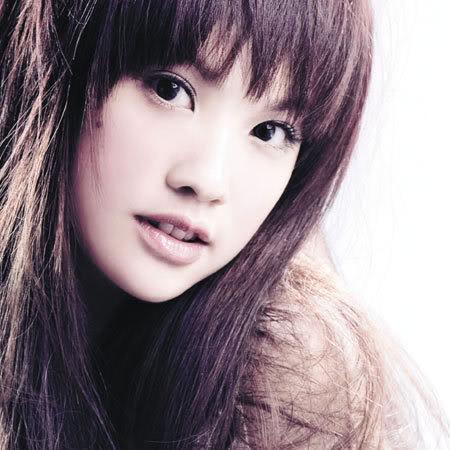 Feliz cumpleaños a Rainie Yang // Happy birthday to Rainie Yang 