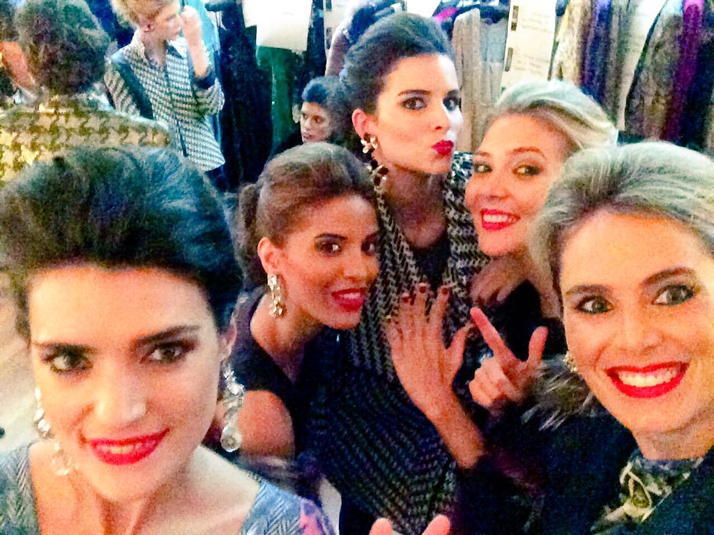 RoVivasok's tweet photo. #Back #Desfile @ortiz_su EmbajadaChile #PriPrete @TainaLaurinoF @Ailensiboldi @laurivarola #Faltan7 👋✌️😂 http://t.co/lcypGSNuVh