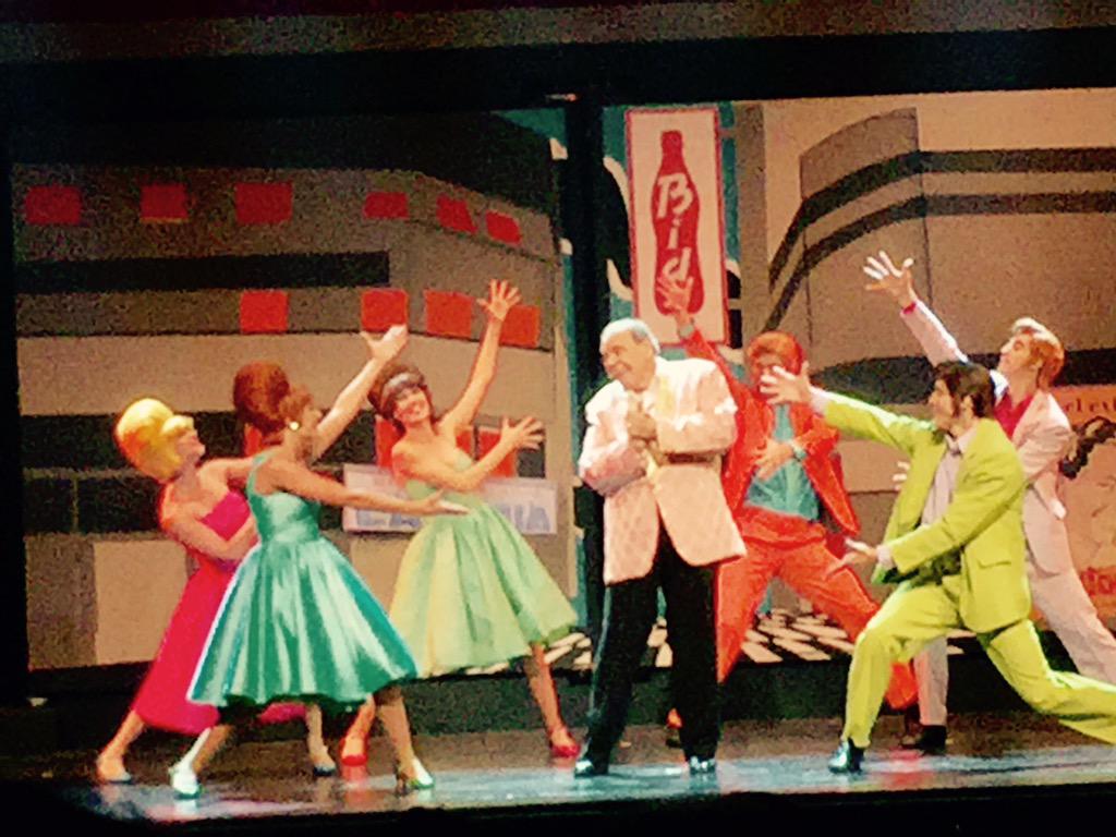 Avanza el ensayo general de <a href="/SalsaCriolla_30/">Enrique Pinti - SC</a> . Todo listo para mañana. Ahora desde el teatro Liceo.