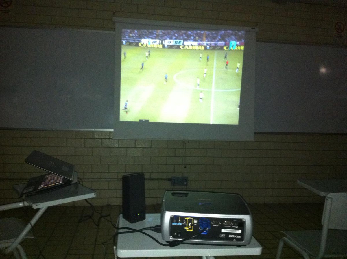 RodrigoRenvo's tweet photo. #SeminarioGeomatica #EsperandoAlProfe #LiguillaBotanera #IPN #EsiaTic @futaztecadep http://t.co/hUKebGA8id