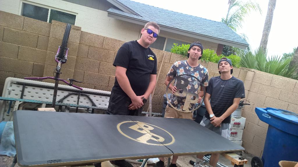 dinojagger's tweet photo. Summer projects are the best with my bros #Handy #PaintedUp #BP http://t.co/XvzH1IWxPr