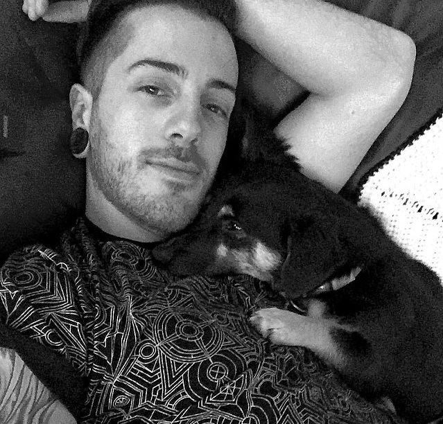 YCURPAPI's tweet image. Puppy cuddles 👌