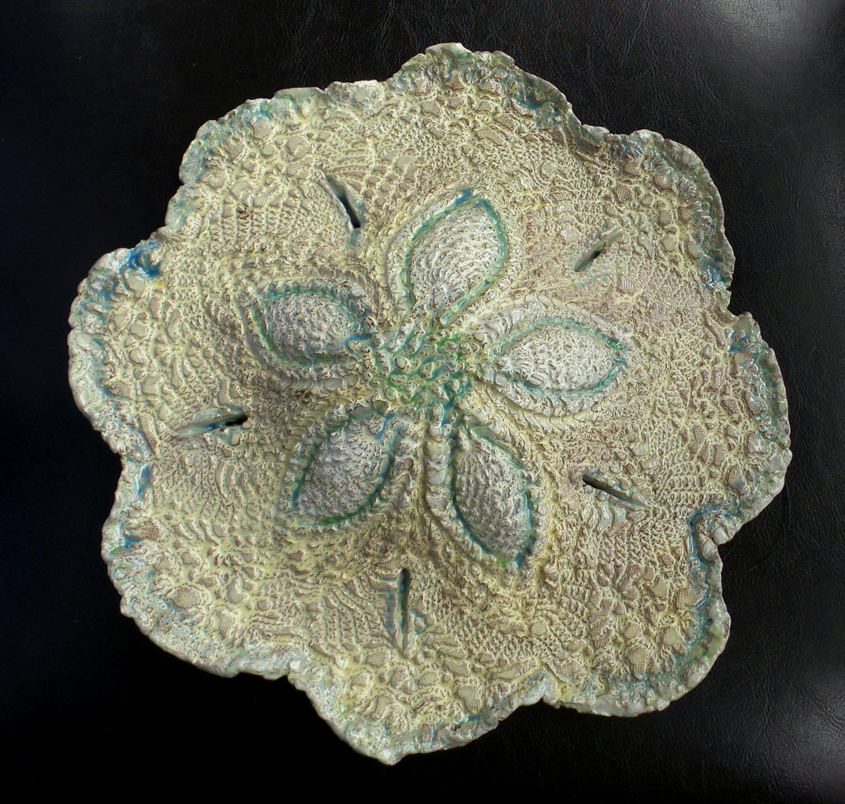 PCAArtsFestival's tweet photo. here's one more piece of round art before we call it a night! #artisallaround #Halifax http://t.co/2mTWpTEjZL