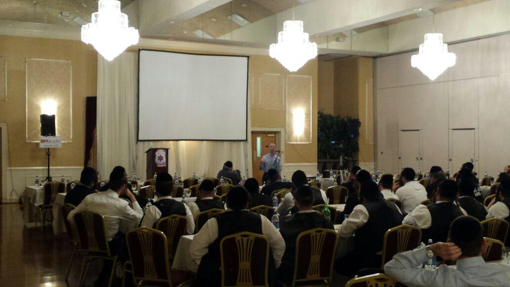 BNHaudio's tweet photo. Lest night at a big hatzalah reunion in Rockland county http://t.co/ndHT02SJbo