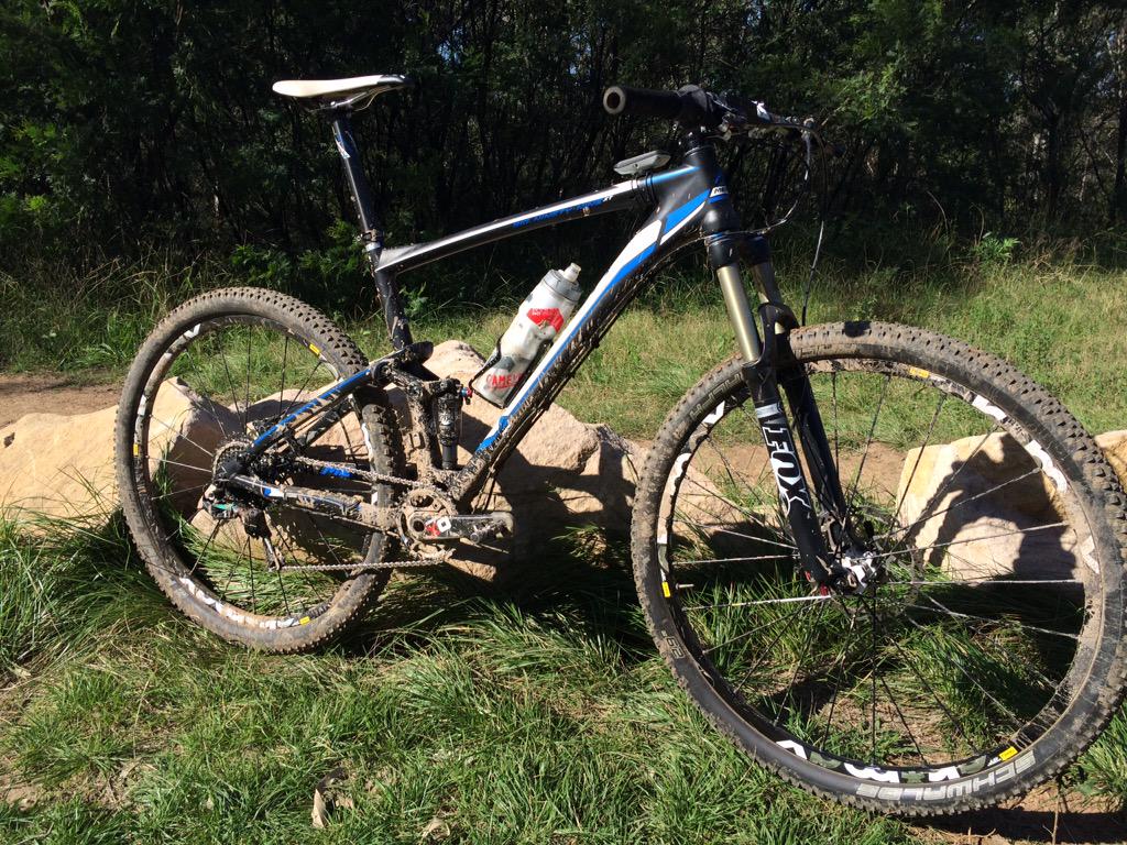 lifeprograms's tweet photo. That's one happy bike @MeridaBikesAus @CallenLuke @bicycle_garage Nice to be put in the bush with @IndigMTBProject http://t.co/GeSXTKAJWf