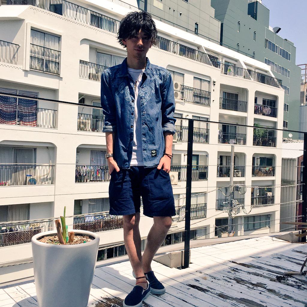 雨宮 雄三 Oceantokyo Over代表 Twitter પર 金曜コーデ サーフストリート シャツ チャレンジャー Tシャツ サタデーズサーフ ショーツ ハリウッドランチマーケット スニーカー バンズ インナー以外をネイビーで統一した爽やかコーデ Http T Co Jsv6swcob4