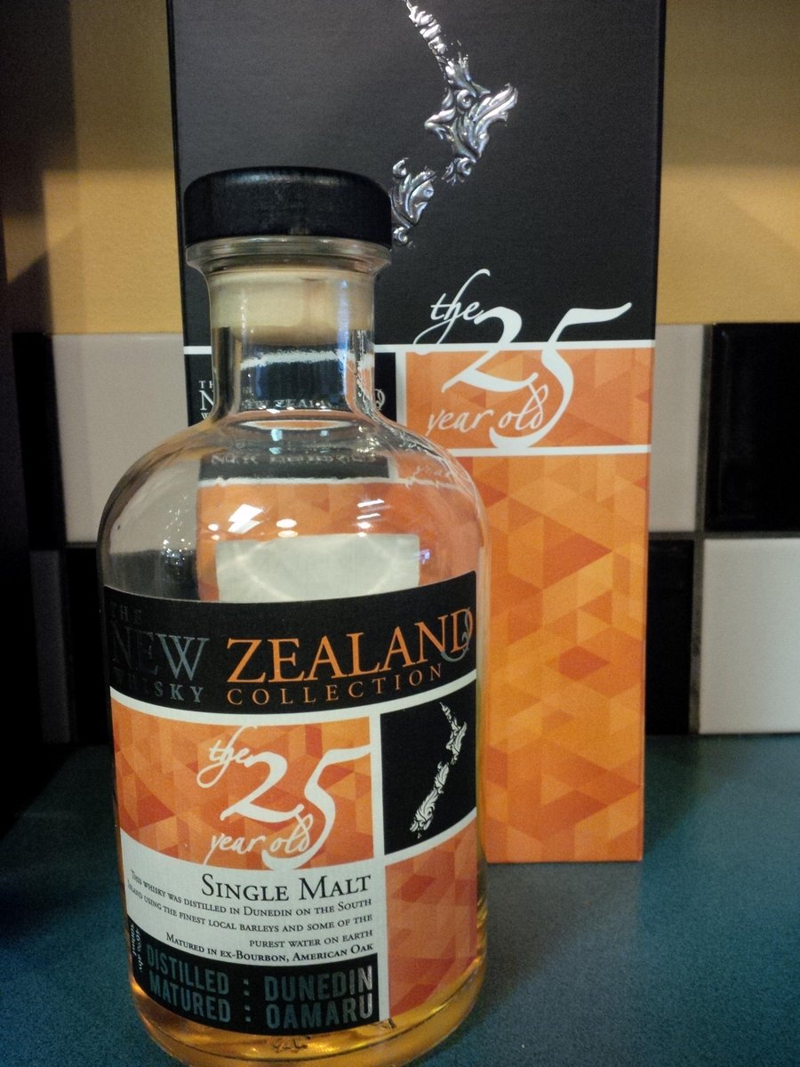 QuaichYYC's tweet photo. Next-#nzwhisky 25yo at 43 Delicate, smooth. White fruits, Honey, vanilla and floral notes» give me more! http://t.co/QLI7ftBhqS