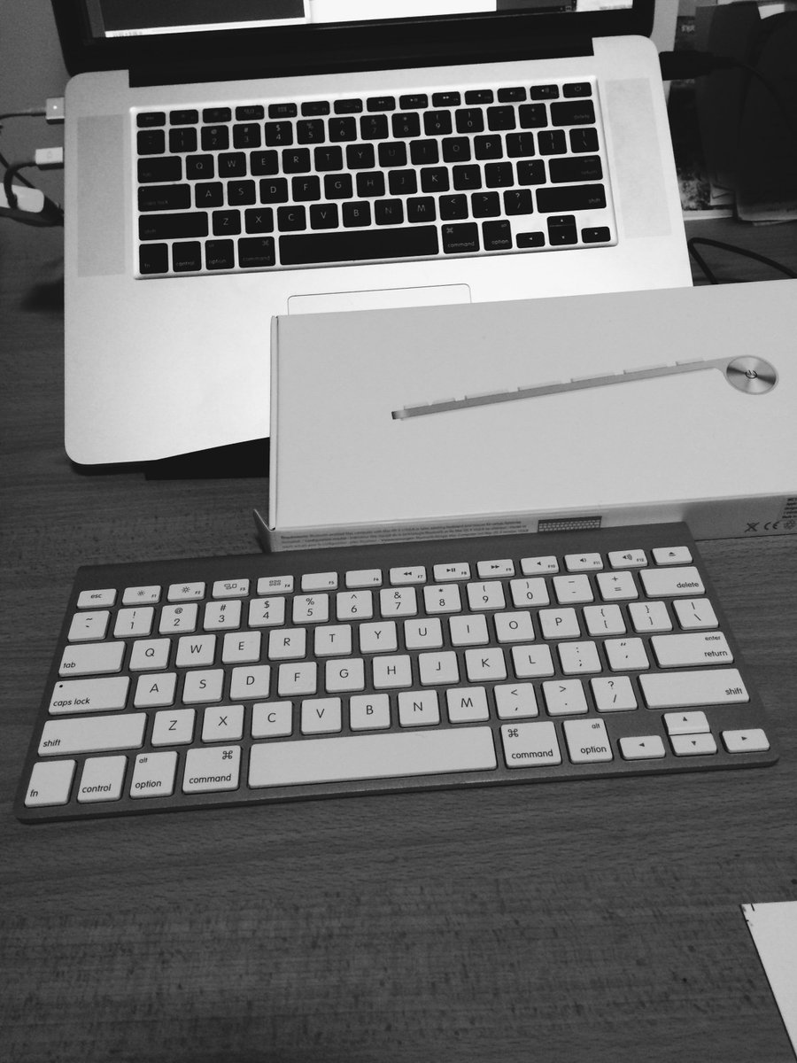 nathanboadle's tweet photo. How is it that I have nearly gone a whole year without an apple keyboard? #newstuff #yay http://t.co/89K8kDjpYc