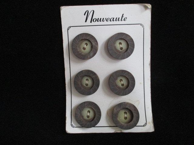 ChknCoopAntique's tweet image. Vintage Nouveaute French Buttons Qty 6 Original Card Sewing Notions Su… etsy.me/1oMc2WN #Etsy #FrenchButtons