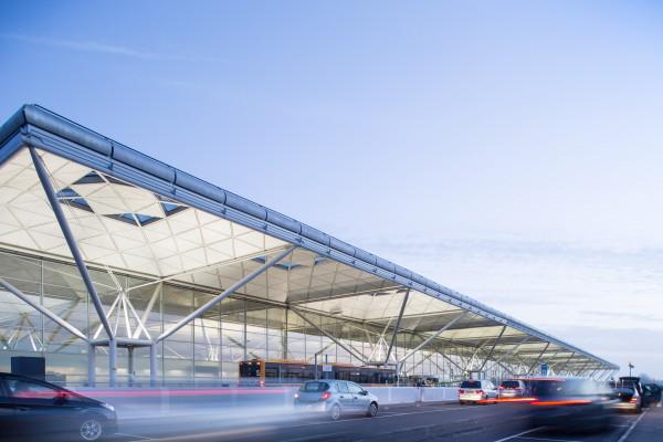 IntAirport's tweet photo. Annual #PassengerNumbers at @STN_Airport pass 21 million for the first time since 2009: http://t.co/B13tsU2qUo PRT http://t.co/bYlWeSGzAD