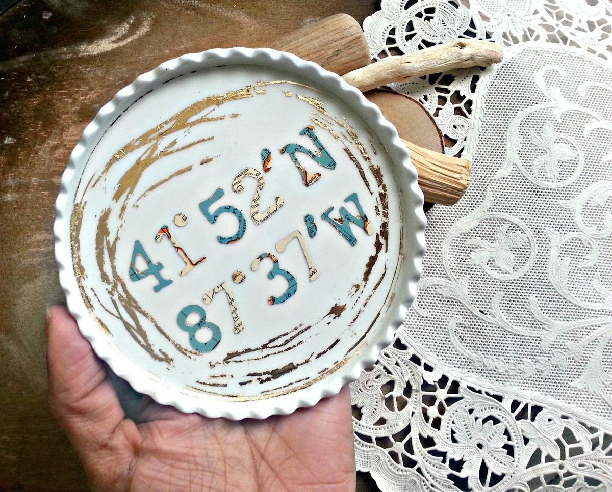 roseanddella's tweet image. Chicago Illinois Map Latitude Longitude Coordinates White Porcelain Travel Ke… etsy.me/1L5TtKk #map #MapGift