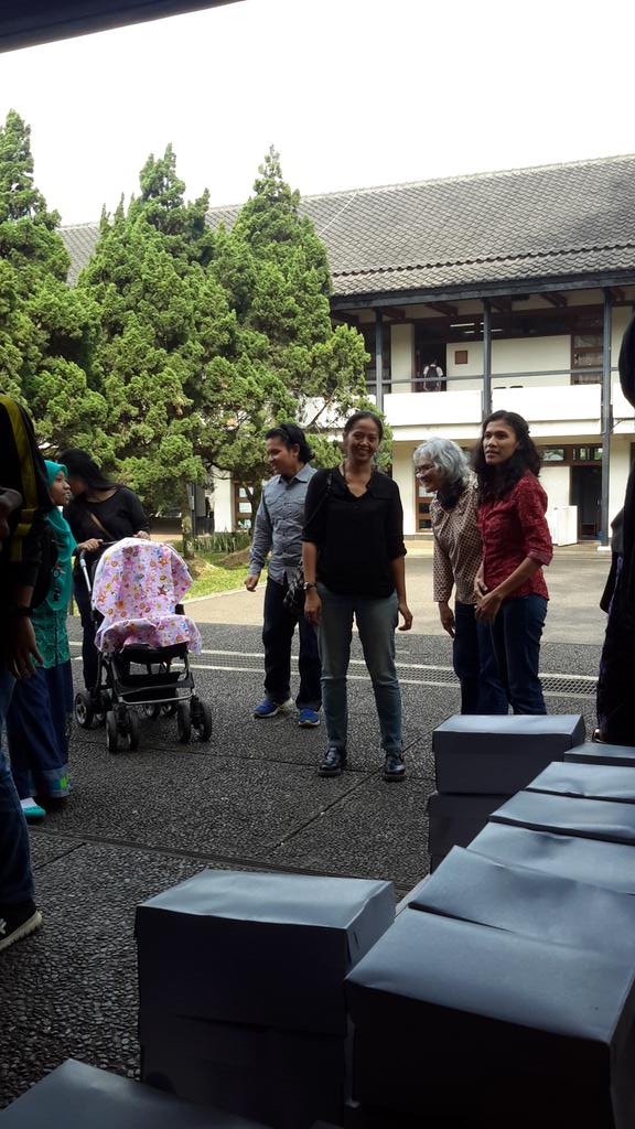 humanunpad's tweet photo. Kak Butet sudah hadir di PSBJ! :D #comdev15 http://t.co/7ekWJXZ1r3