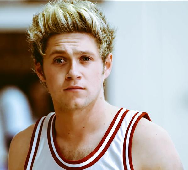 hannamanzano_'s tweet image. “@niallscxpcake: MAY I PRESENT, THE HOTTEST DODGEBALL PLAYERS OF ALL TIME! ONE DIRECTION  #LateLateShowWith1D http://t.co/Z91sAJUP0X”😍💪