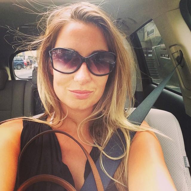 Yay het zonnetje schijnt! <a href="/esmee_haute/">Esmée Berkelaar</a> mag weer een zonnebril kopen! - hautemagazine.nl/esmee-loves-zo…