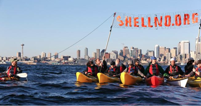 DestUtopia's tweet image. Good luck to 'kayaktivists' taking on Shell at #PaddleInSeattle this wkend.
#YouShellNotPass #ShellNo #SaveTheArctic