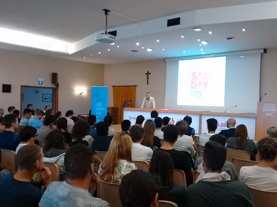 ServiziAL's tweet photo. Vittorio Munari per il #salday http://t.co/cBHABCh7x1