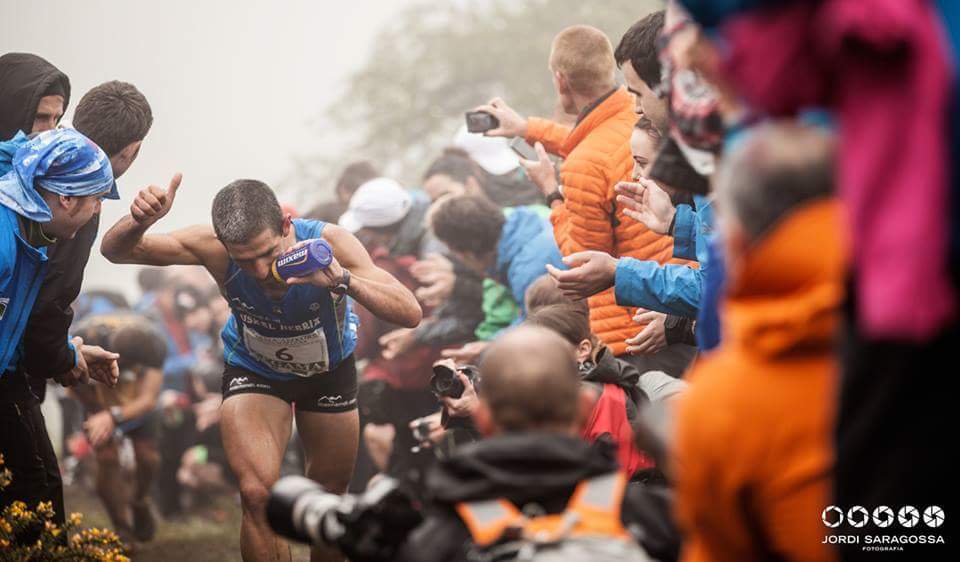 Breniam_'s tweet photo. Ha unas horas para q empieze la madre de las carreras... #Zegama ya está aquí!
#Trailrunning #Breniam #kmv #maratón http://t.co/sRi3LPN0Sm