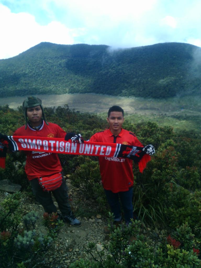 Irvanfchrz's tweet photo. Min dapet salam dari sini min, salam simpatisan!!! @SU_Bekasi @SimpatisanUtd http://t.co/0HFG2oI2nK