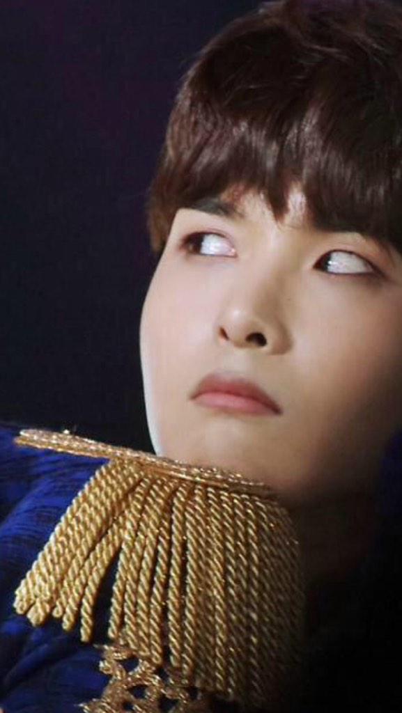 LoverHolicGirL's tweet photo. suju is old now
suju is not popular anymore
suju must stop now

ELF and SJ is like:
http://t.co/EMITgDscJ3