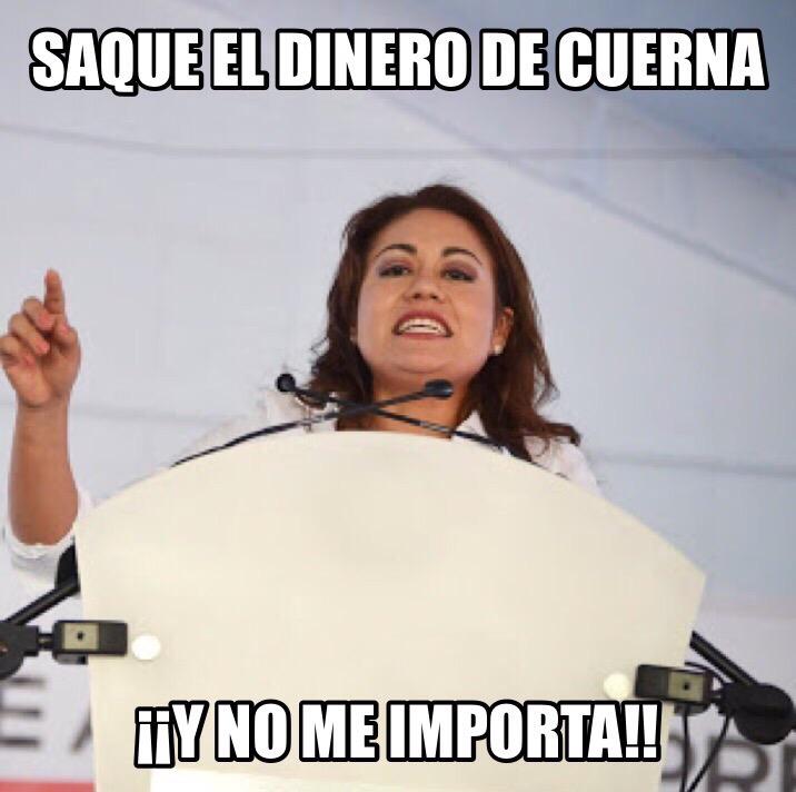 tantitomamon's tweet photo. Que descaro #LadyCuerna todos queremos saber de donde sacaste la lana. http://t.co/BB3SWxd74J