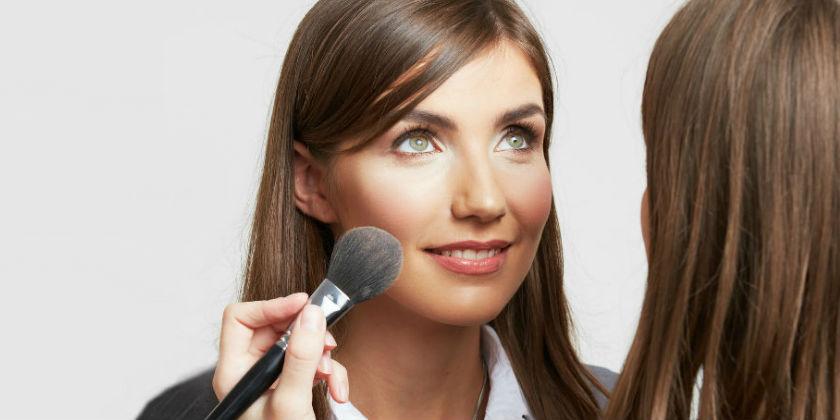 So_MeChile's tweet photo. BLOG: "Tips de maquillaje para ir a trabajar" por @gloriabailec de @meicap #Maquillaje http://t.co/Dla4gr3EW8 http://t.co/1qQaI7mUcG