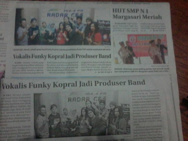 definisiband's tweet photo. Definisi band, koran radar. Uyee http://t.co/XSfgHnxHRw