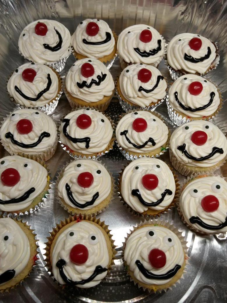 SunflowerBabe's tweet photo. Ready for the bake sale!!! #RedNose #RedNoseDay http://t.co/8ZLGKl55AF