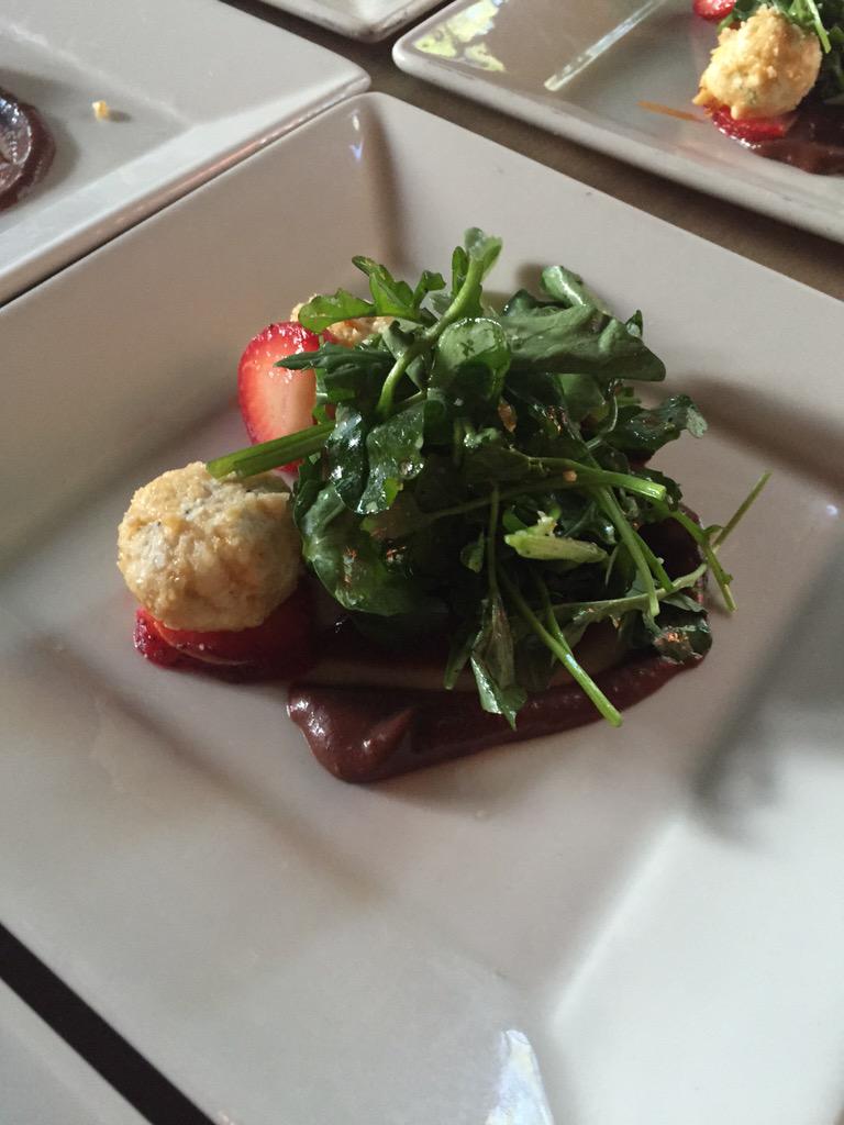 aline_mannes's tweet photo. Amazing salad dish by @chefryanclark from Augustine kitchen. Fig-strawberry-goats cheese http://t.co/BH9794PUVs