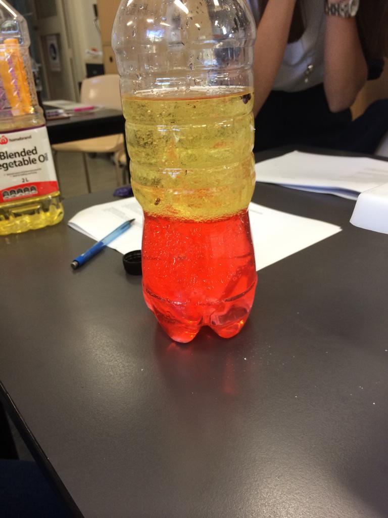 jessmlaw64's tweet photo. EDST lava lamp, great and simple idea for the classroom #ACU_edu452 http://t.co/qGuBOpl3jY