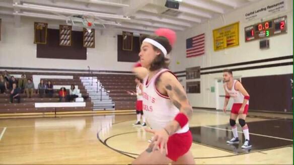 zaynbaabe's tweet photo. NB: "Louis cant even sing-"

EVERYONE: http://t.co/f35UESBJku